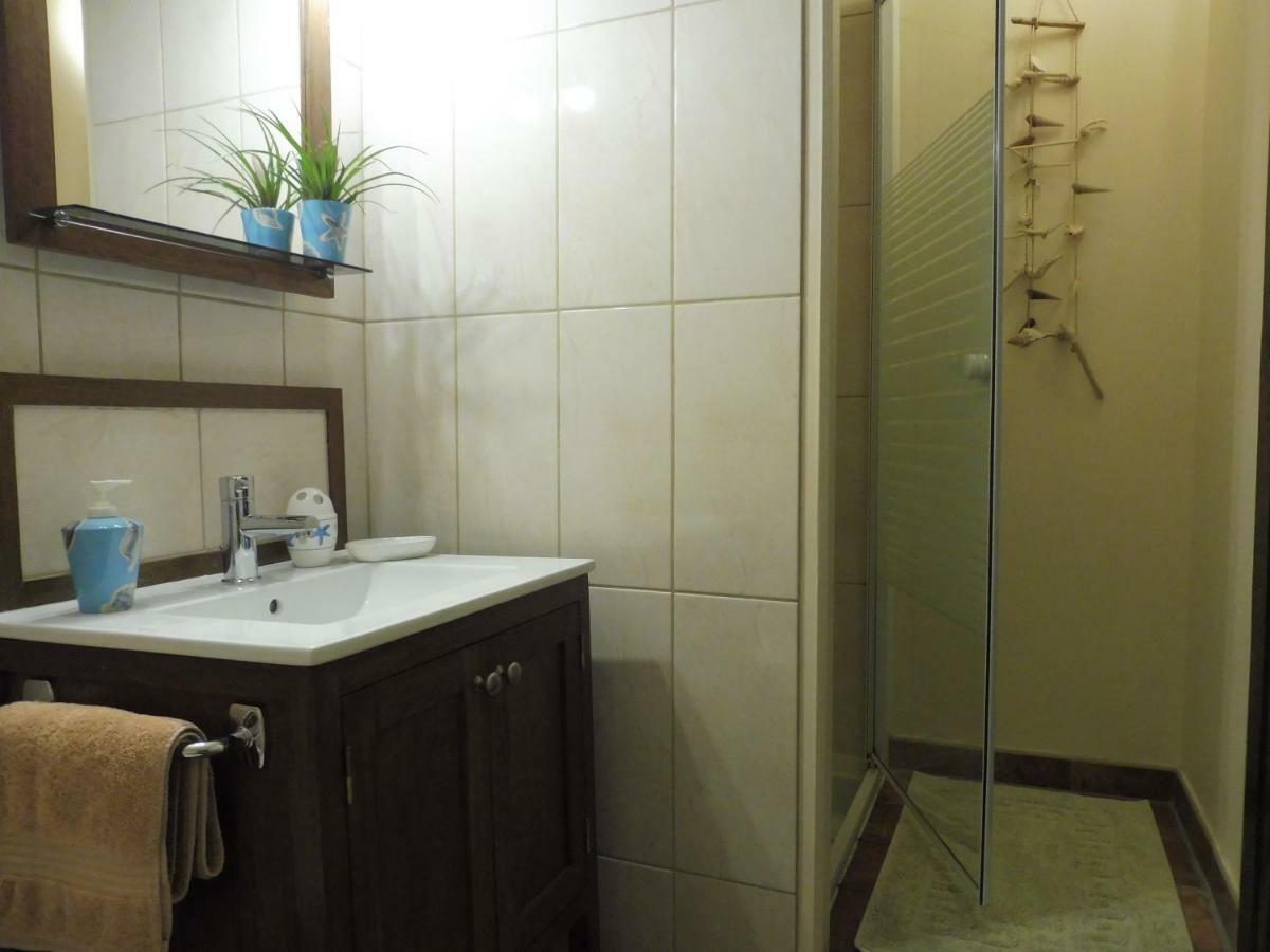 Bed and Breakfast Le Canard Au Parapluie Rouge Celon Экстерьер фото